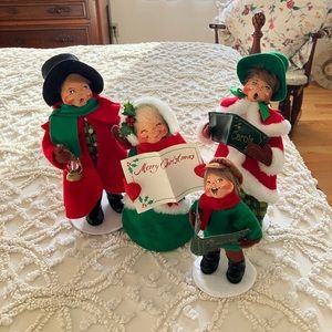 ANNALEE Christmas Carolers